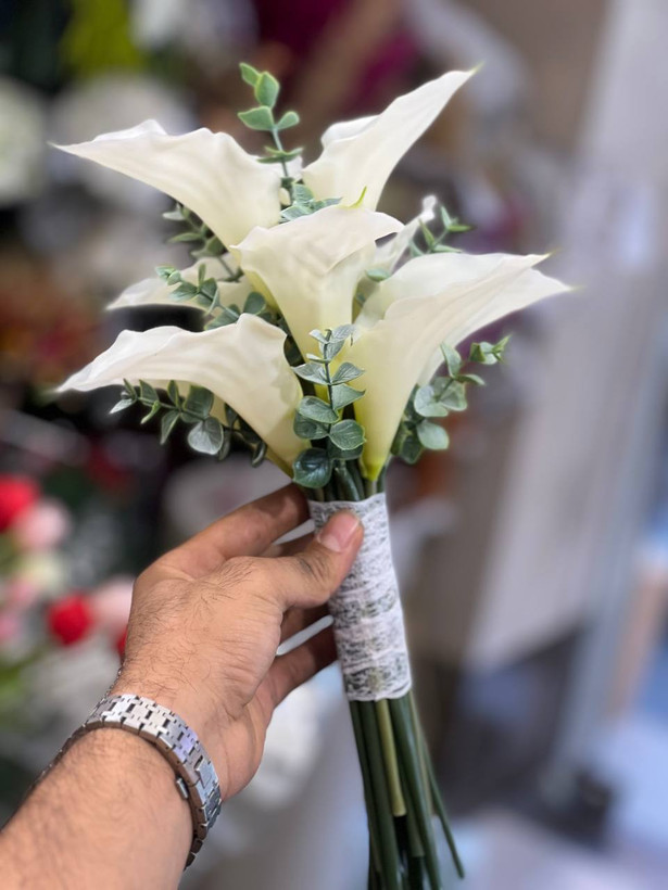 دسته گل عروس مدل شیپوری لاتکس