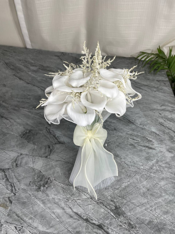دسته گل عروس شیپوری ۲۰ شاخه